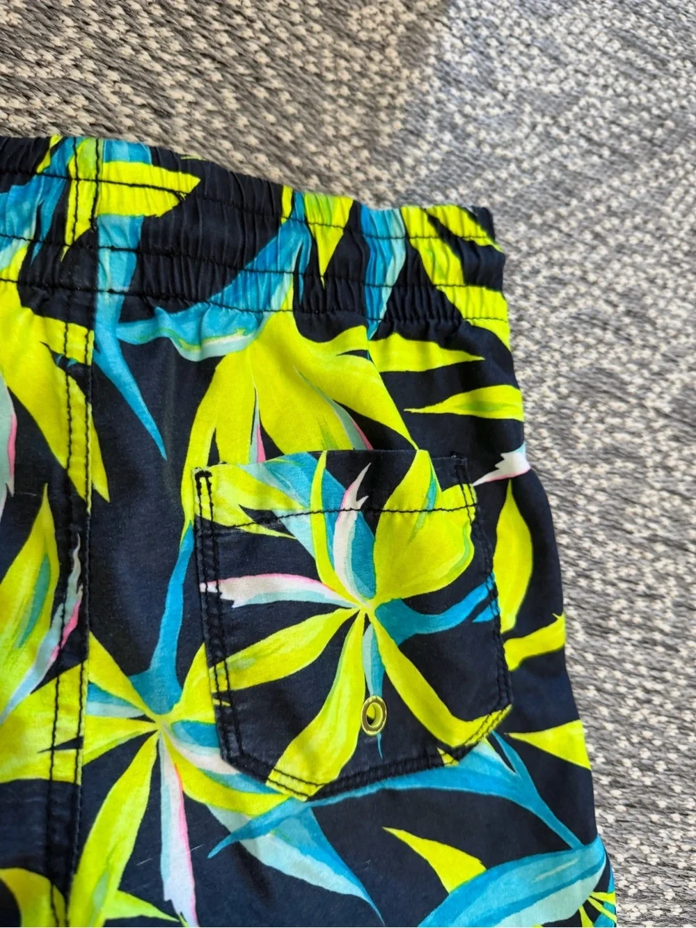 Old Navy Boys Vibrant Swim Trunks Size Small Tropical Leaves